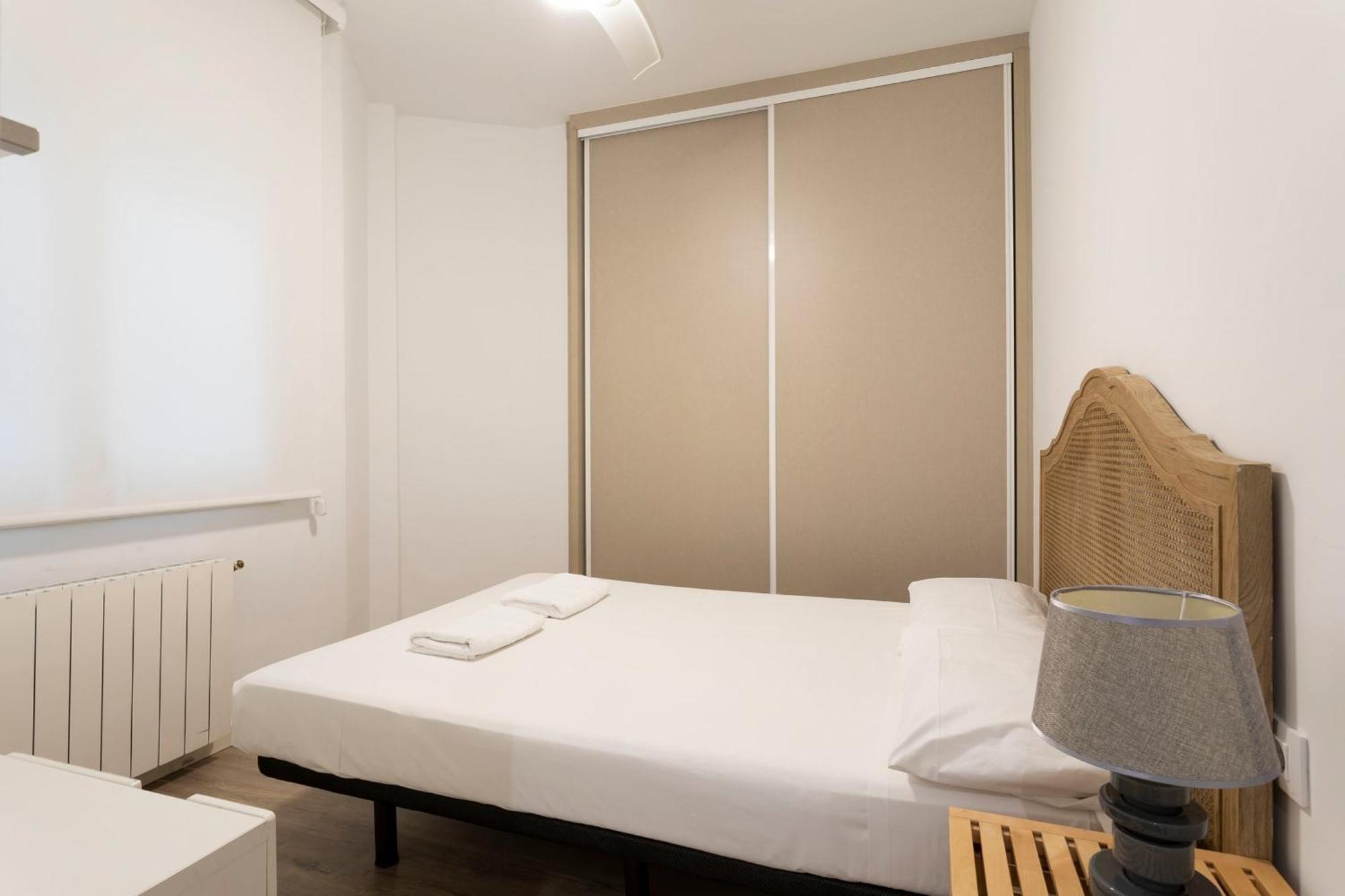 Cozy Near Fira Gran Via With Ac *