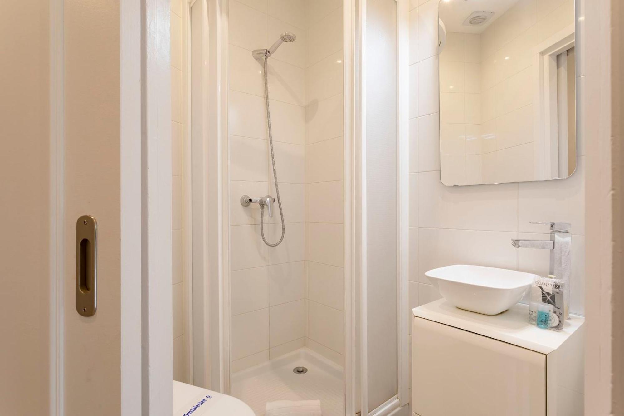 Cozy Near Fira Gran Via With Ac *