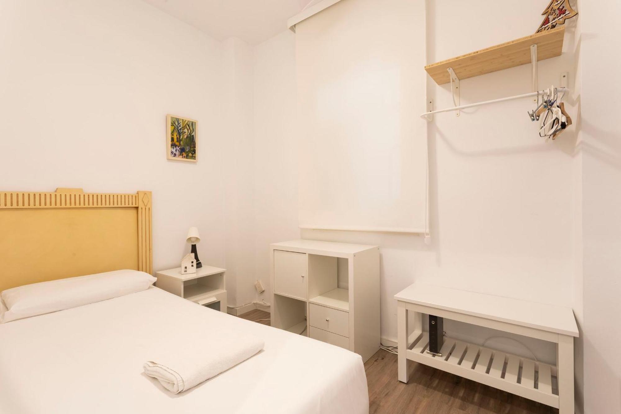 Cozy Near Fira Gran Via With Ac *
