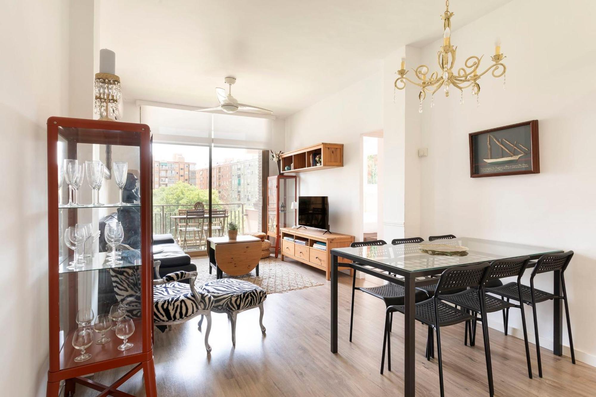 Apartamento Cozy Near Fira Gran Via With Ac