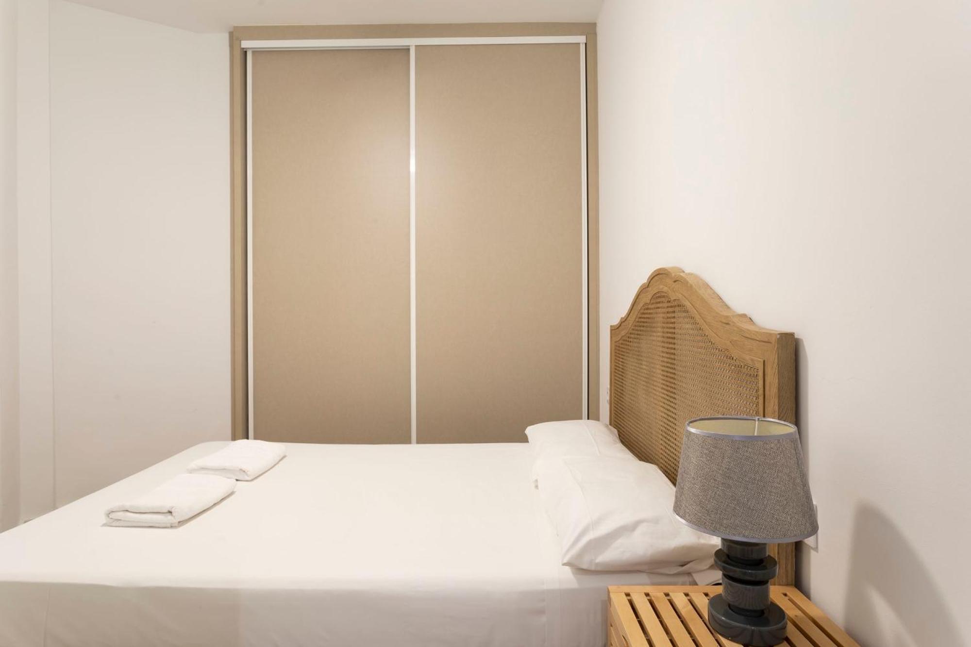 Apartamento Cozy Near Fira Gran Via With Ac