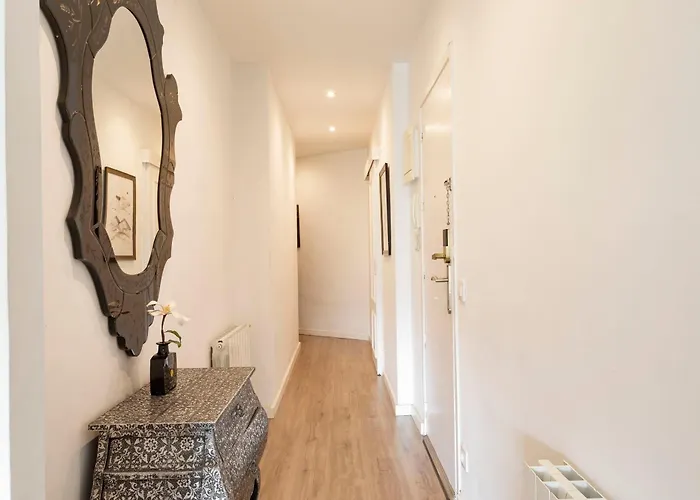 Cozy Apartment Near Fira Gran Via With Ac