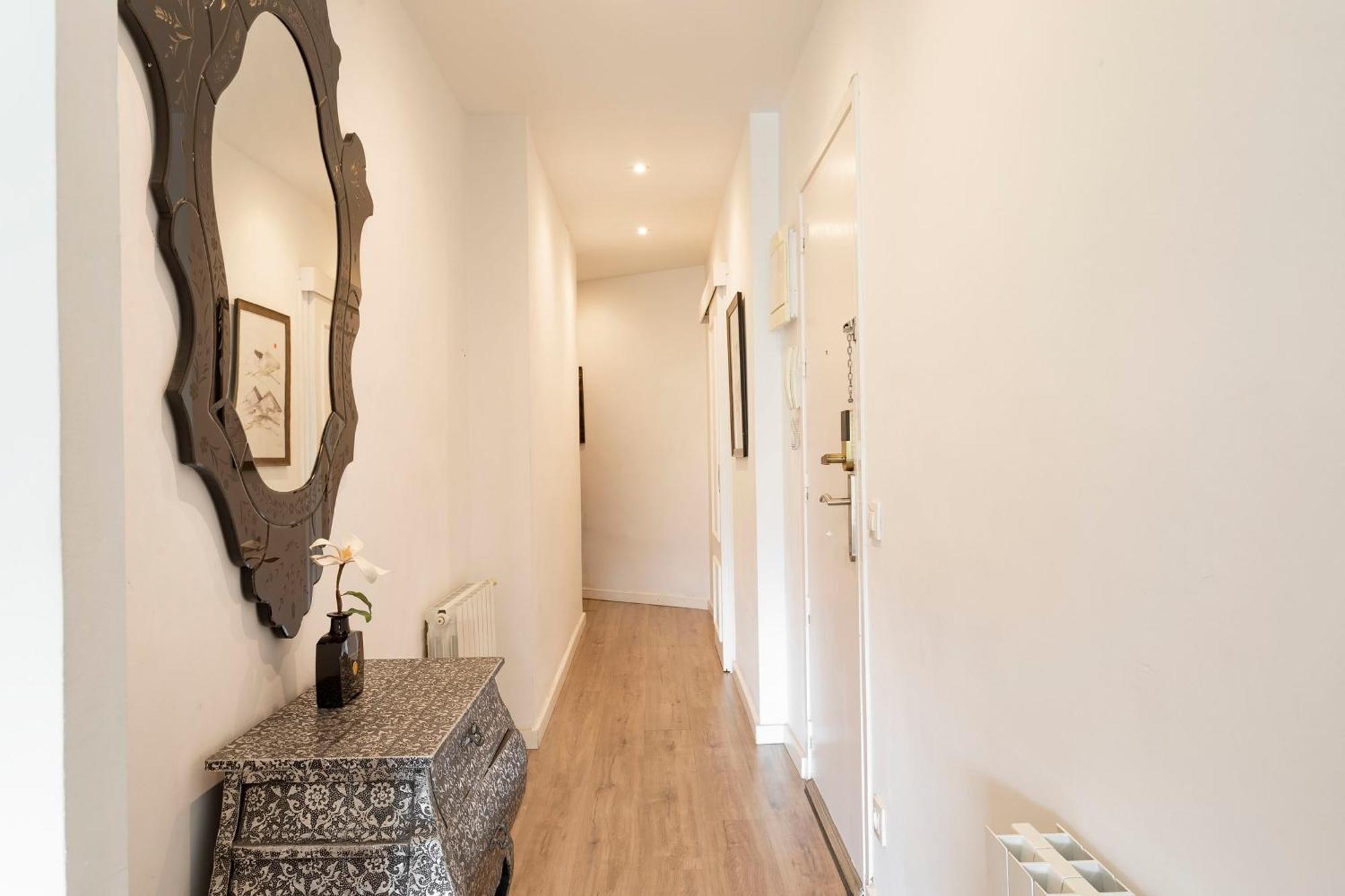 Cozy Near Fira Gran Via With Ac Appartement *