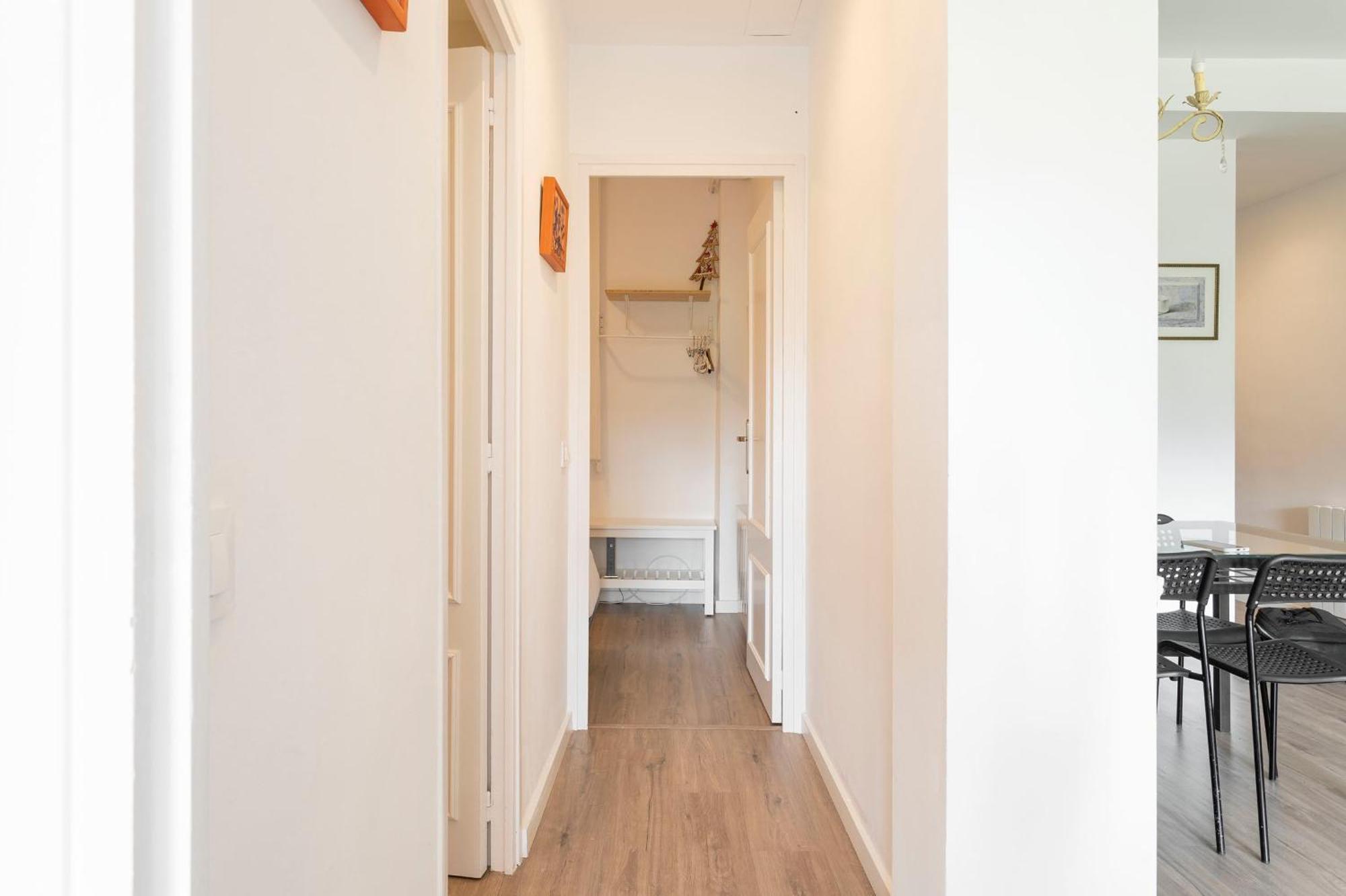 Cozy Near Fira Gran Via With Ac Appartement
